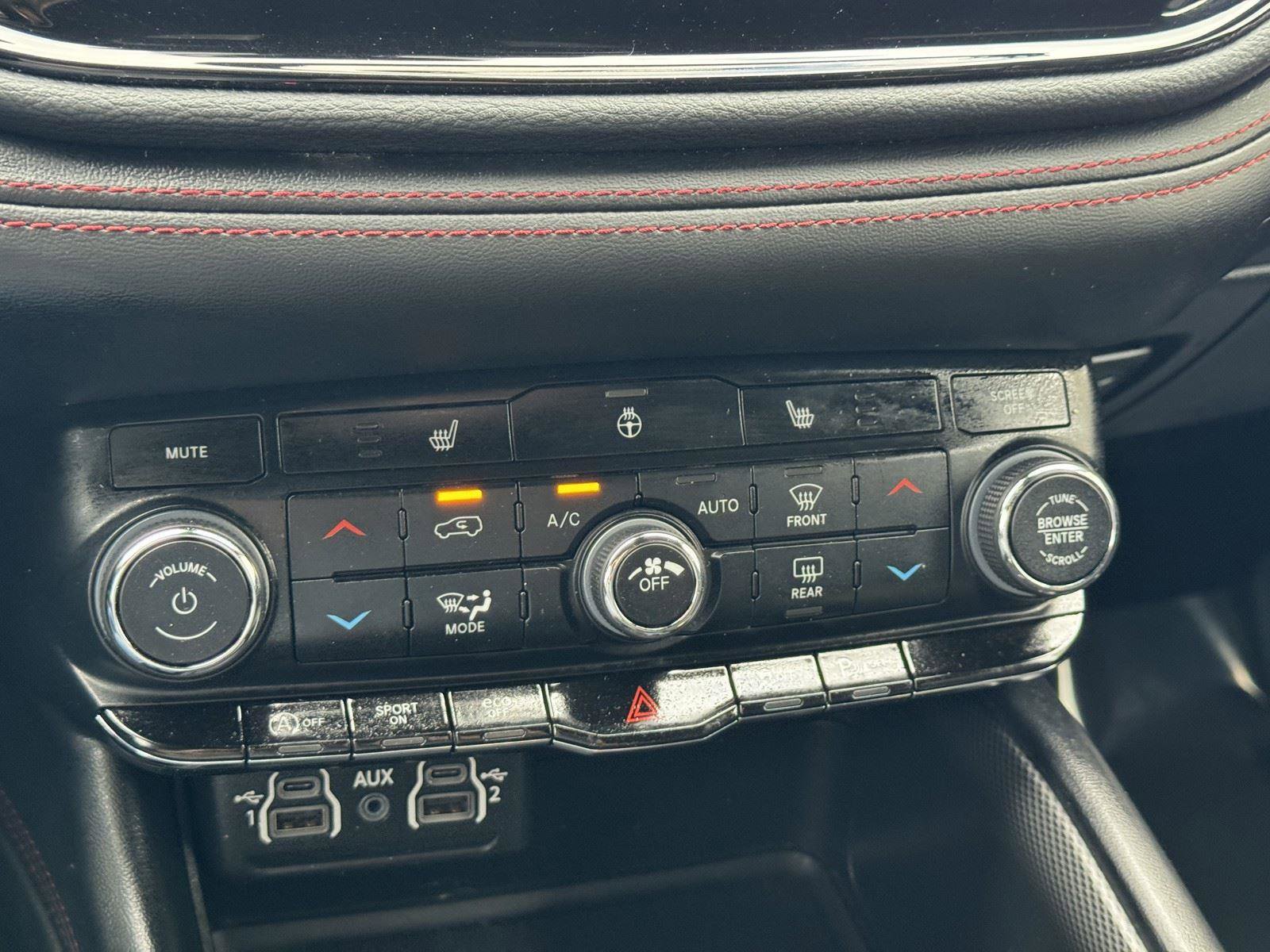 Certified 2025 Dodge Durango GT w/ Blacktop Package image 17