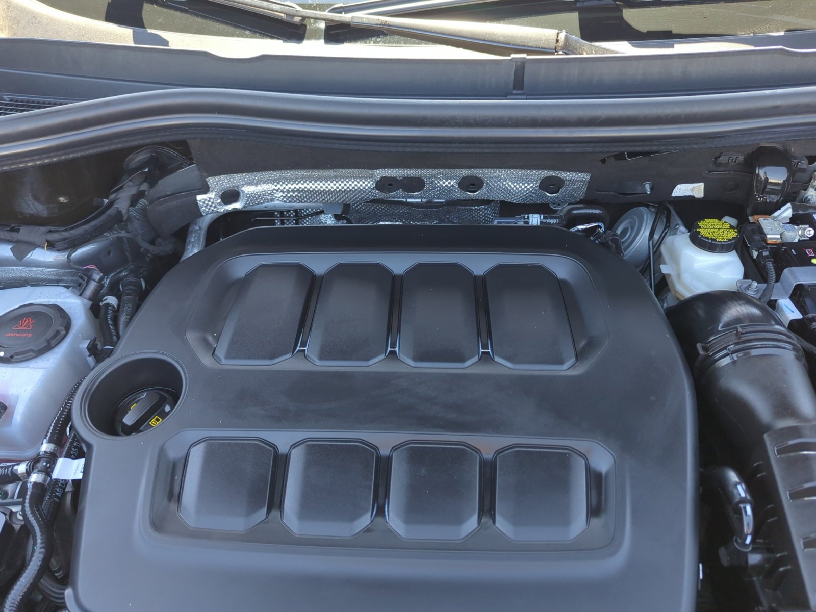 Used 2025 Volkswagen Tiguan SE image 21