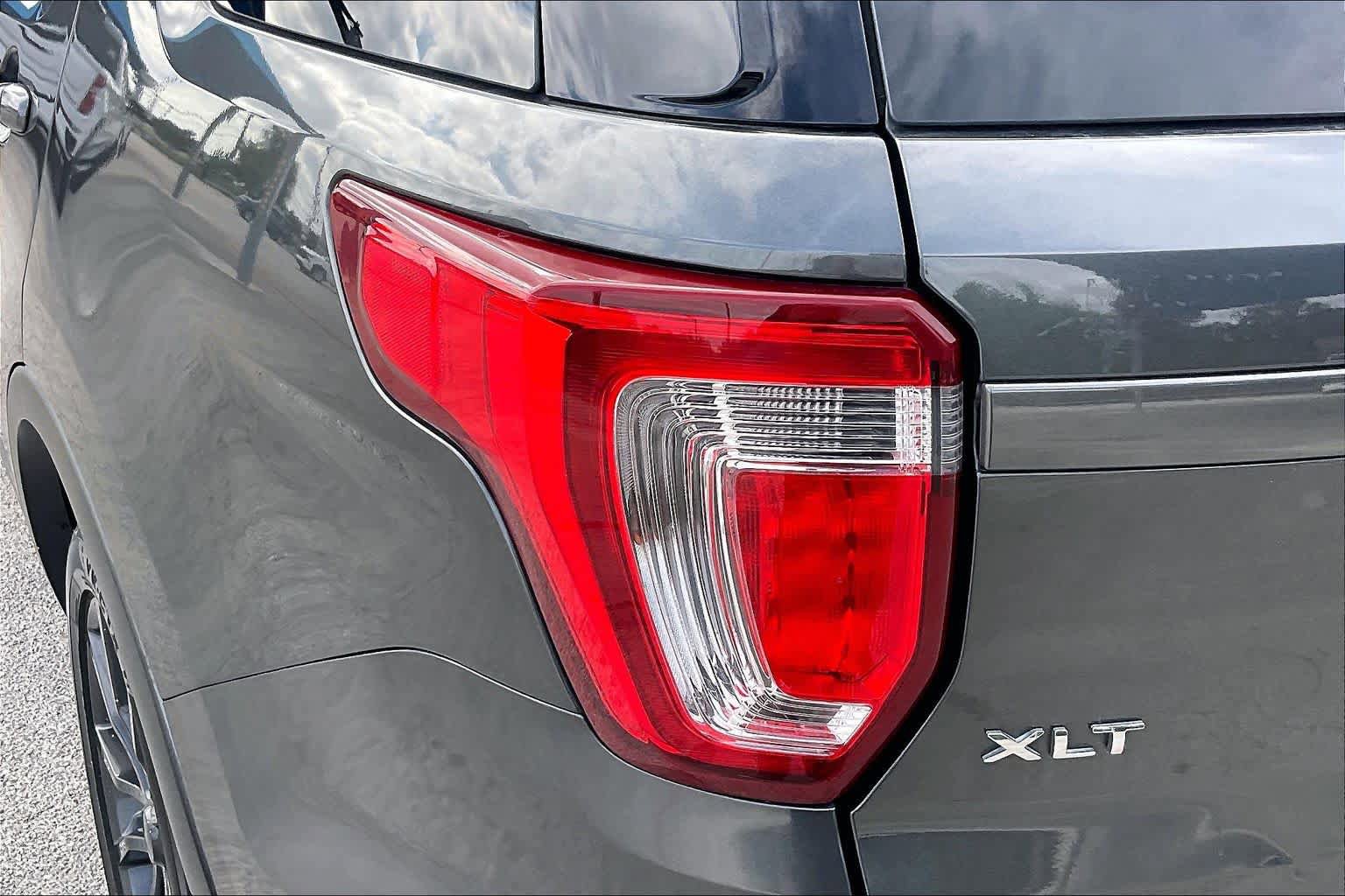 Used 2019 Ford Explorer XLT w/ Equipment Group 202A FWD image 29