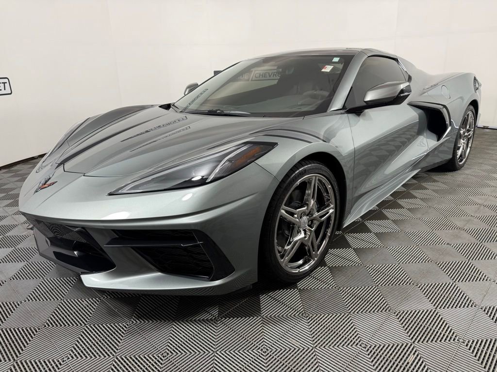 Used 2022 Chevrolet Corvette Stingray Convertible w/ 1LT RWD image 2