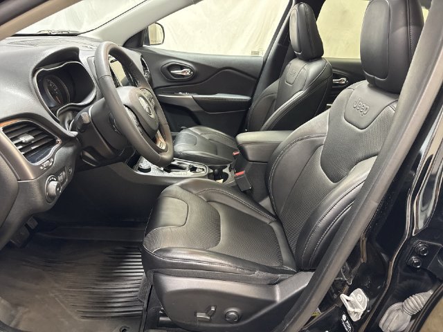 Used 2022 Jeep Cherokee Limited w/ Mopar Interior Package AWD/4WD image 10