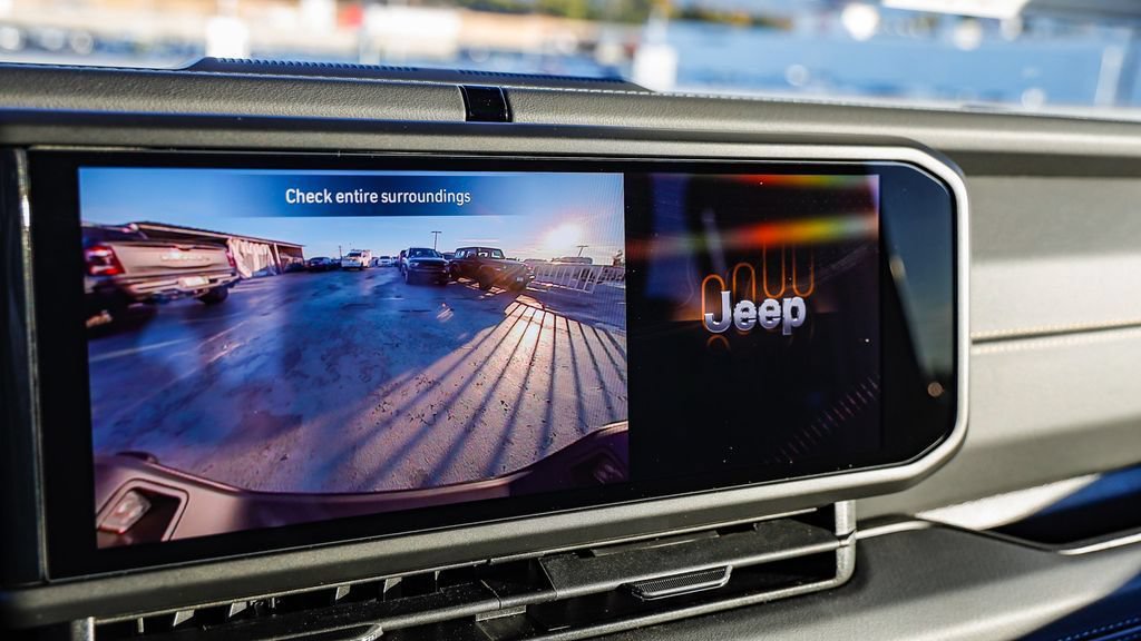 New 2026 Jeep Gladiator Sport AWD/4WD image 23