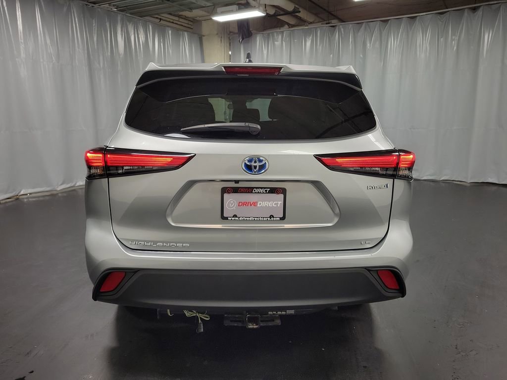 Used 2023 Toyota Highlander LE image 7
