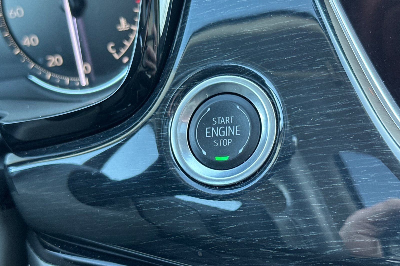 Certified 2025 Cadillac XT6 Premium Luxury image 36