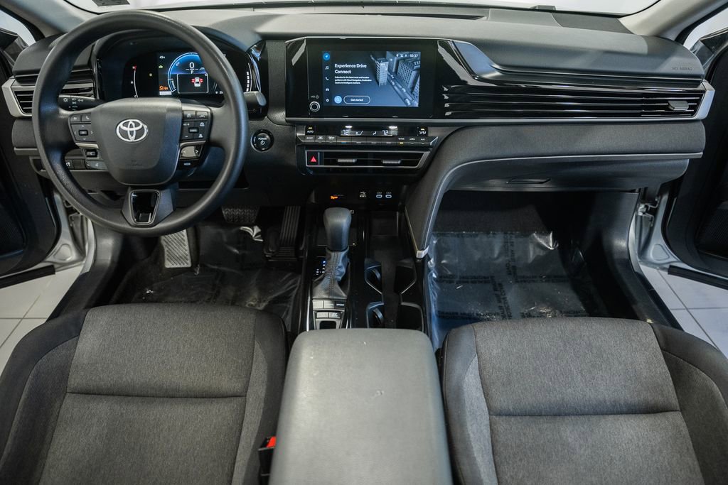 Used 2025 Toyota Camry LE image 17