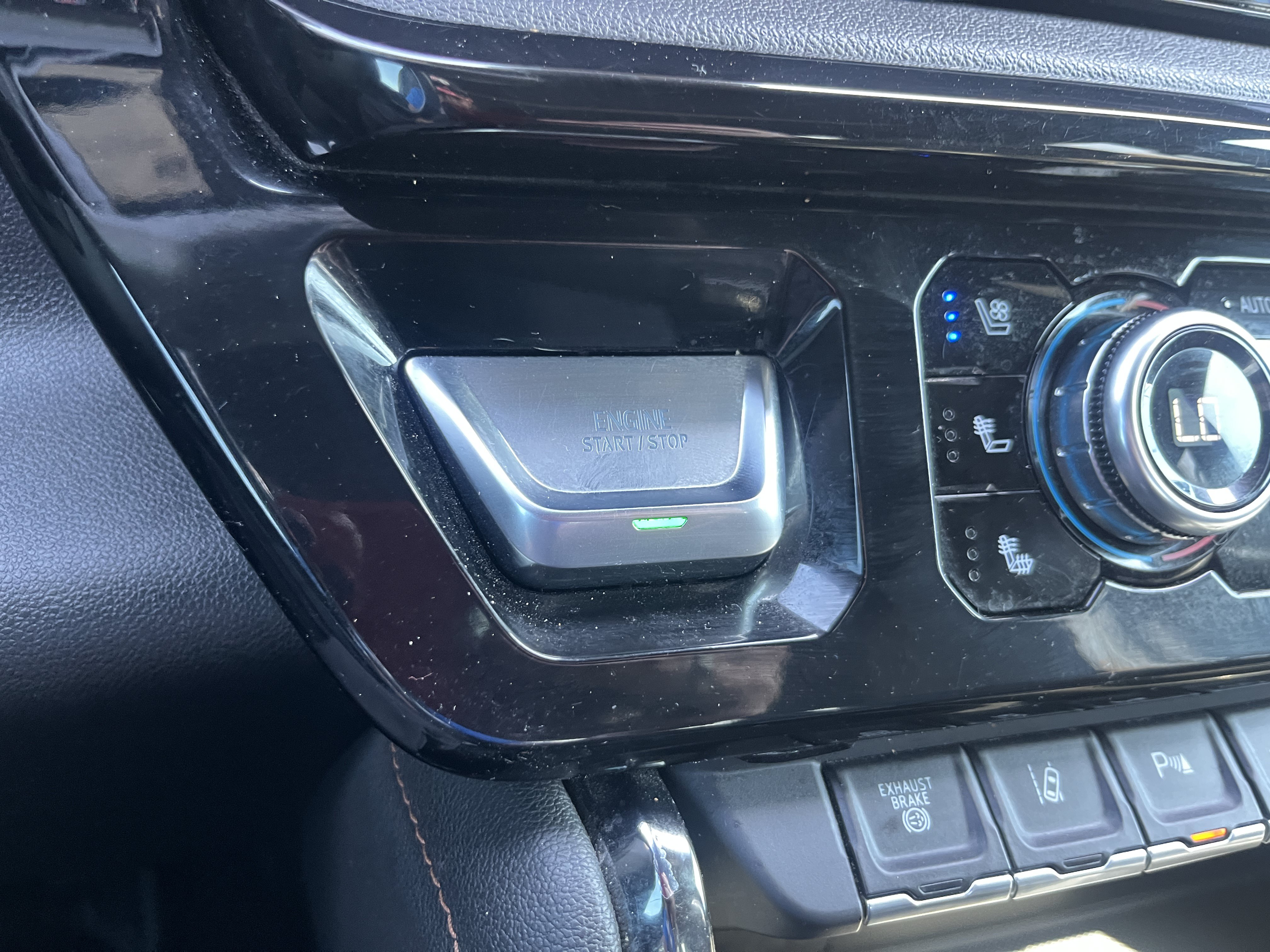Used 2024 GMC Sierra 2500 AT4 w/ AT4 Premium Plus Package AWD/4WD image 22