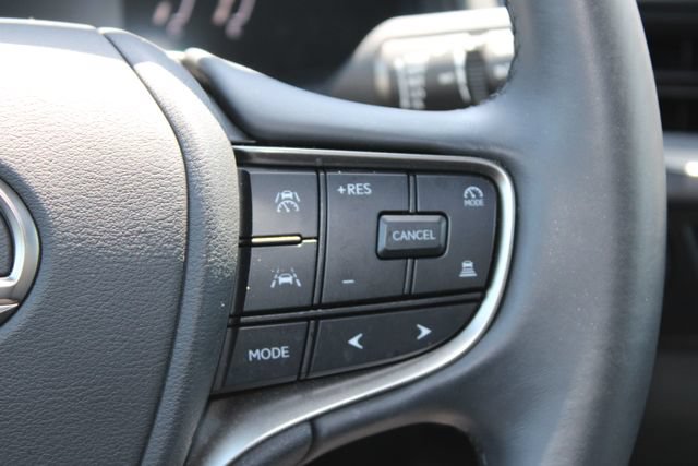 Certified 2025 Lexus UX 300h FWD image 17