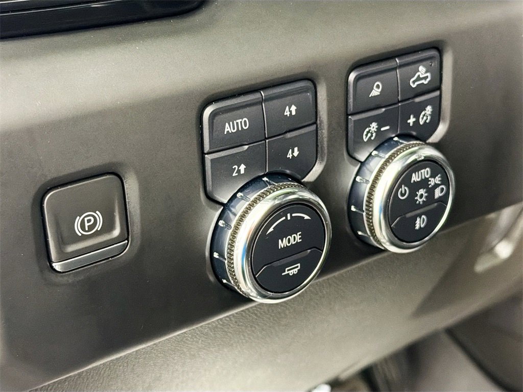 Used 2024 GMC Sierra 2500 AT4 w/ AT4 Premium Plus Package image 10