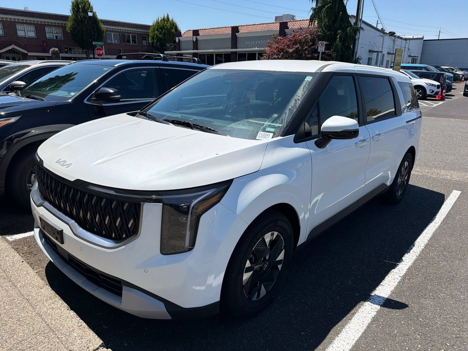 Used 2026 Kia Carnival LXS FWD image 1