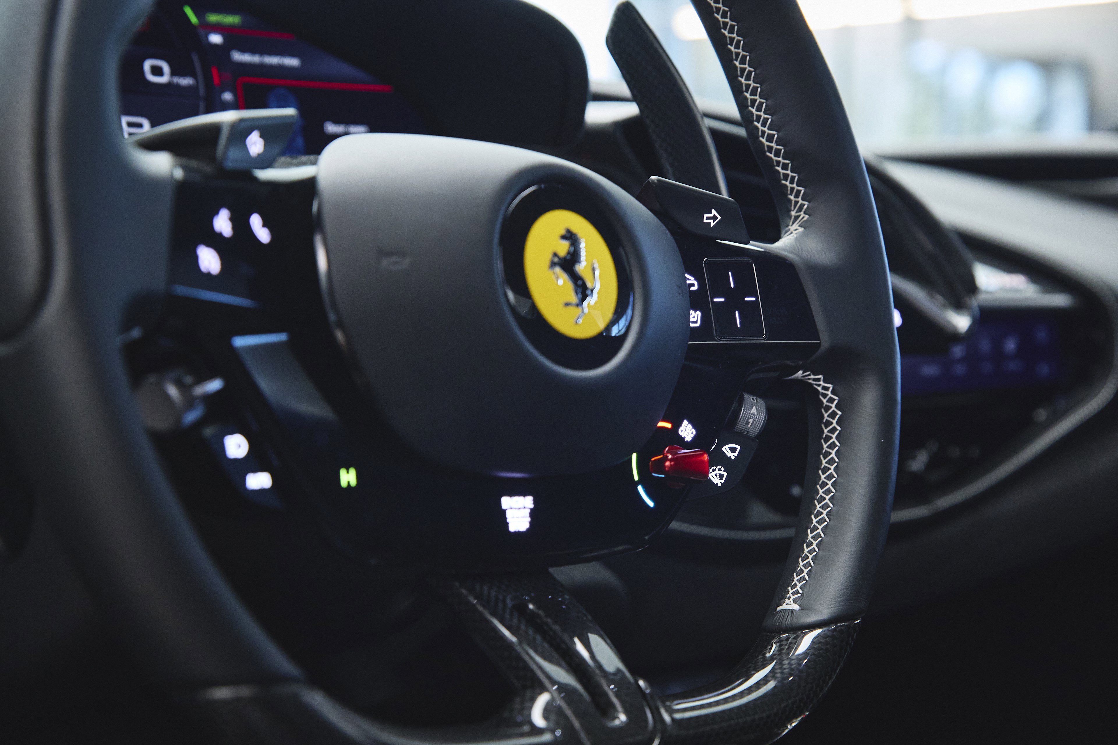 Used 2023 Ferrari SF90 Spider image 30