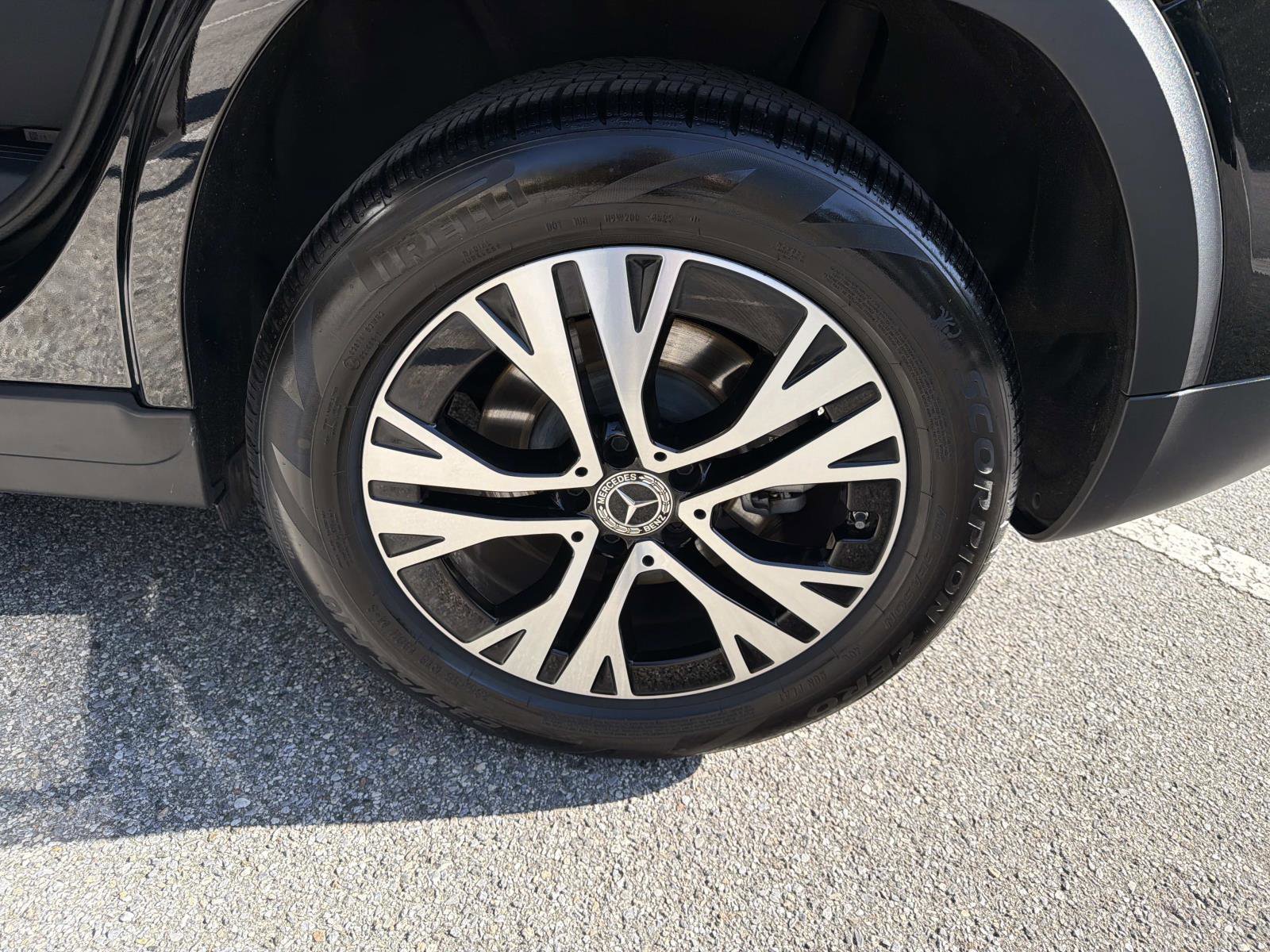 Used 2025 Mercedes-Benz GLB 250 image 11
