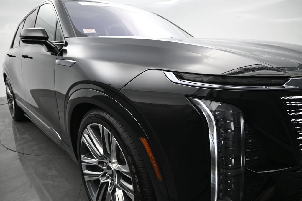 Certified 2026 Cadillac Vistiq Platinum w/ LPO, Floor Liner Package AWD/4WD image 34
