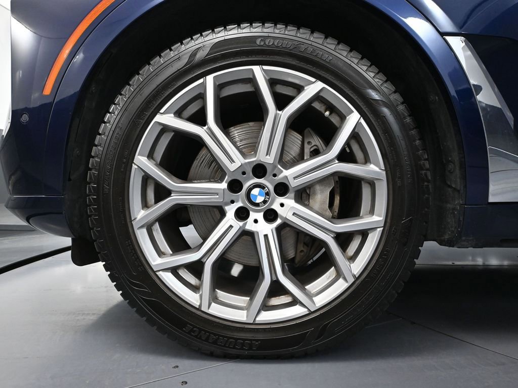 Used 2023 BMW X7 xDrive40i w/ Executive Package image 18