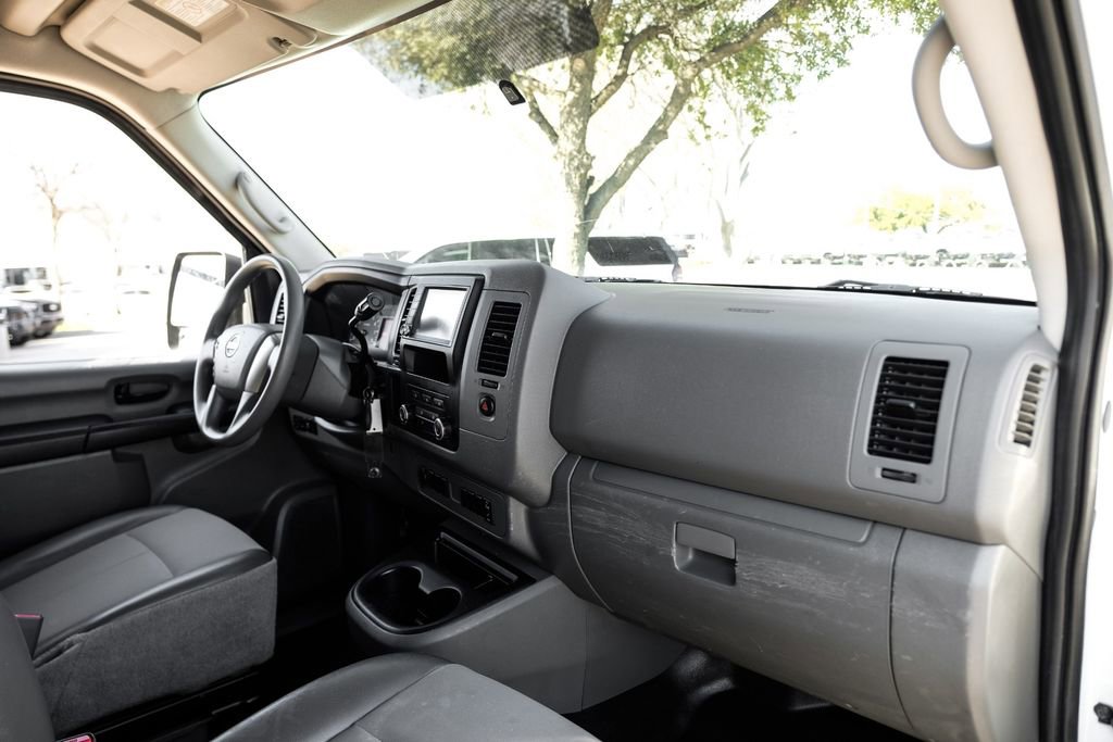 Used 2019 Nissan NV 2500 S image 9
