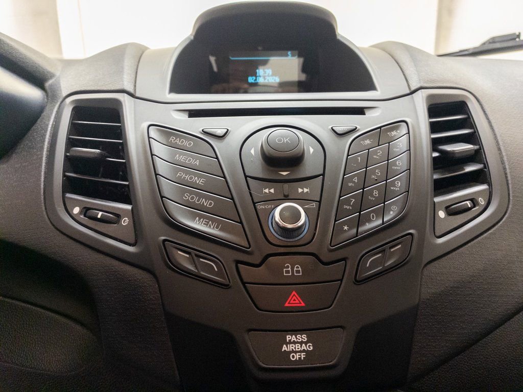 Used 2015 Ford Fiesta SE image 15