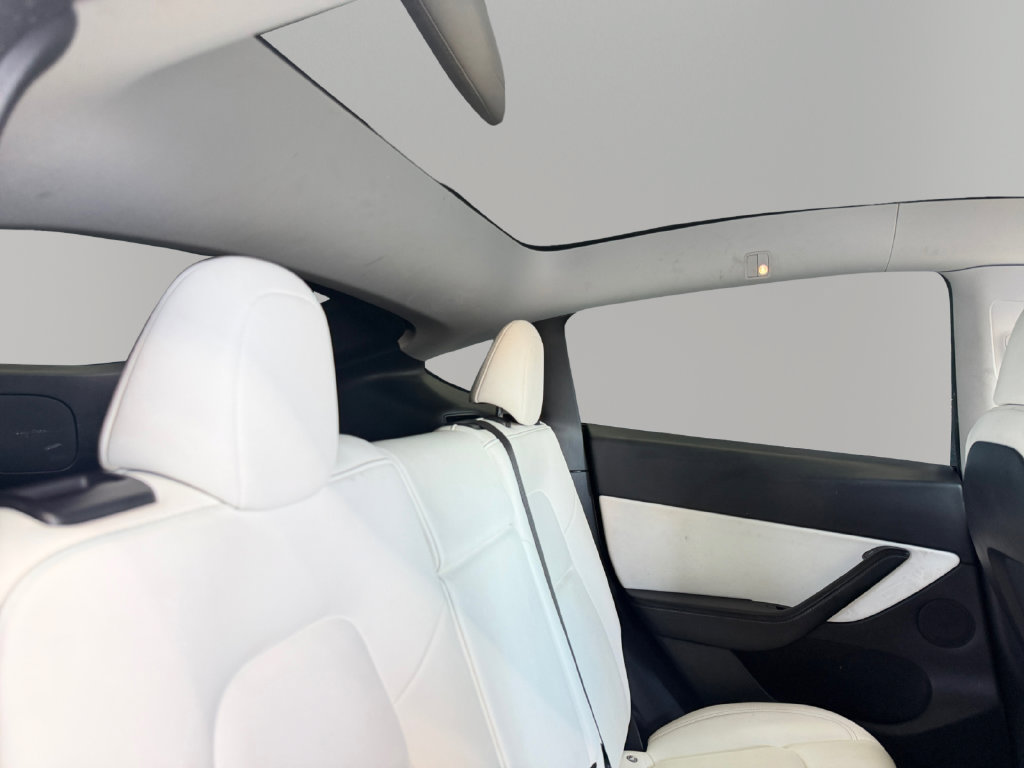 Used 2022 Tesla Model Y Long Range AWD/4WD image 28