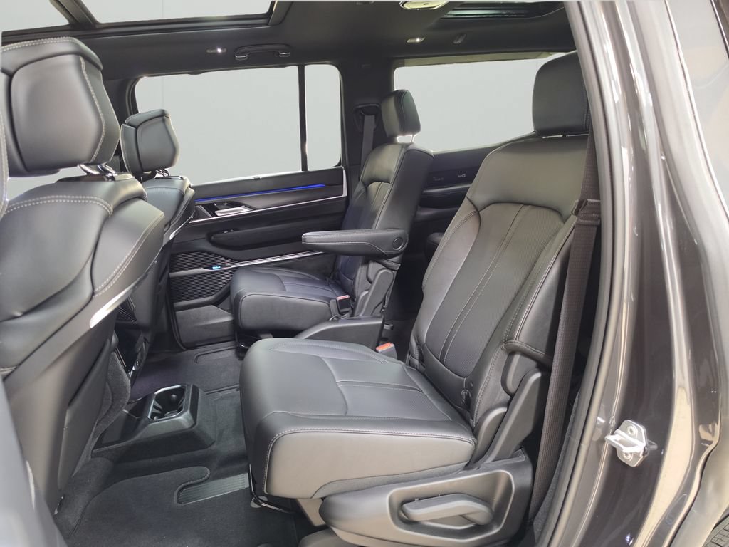 New 2026 Jeep Grand Wagoneer Summit AWD/4WD image 16