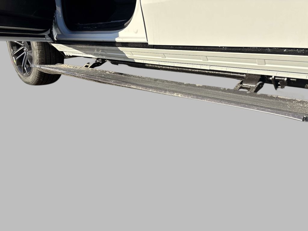 New 2026 Jeep Grand Wagoneer Summit w/ Rear Seat Video Group I image 4