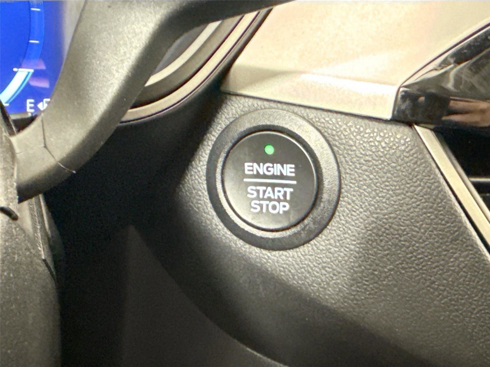 Used 2022 Ford Escape SEL w/ Technology Package image 21