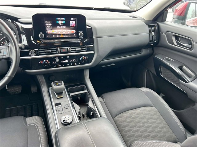 Used 2024 Nissan Pathfinder SV w/ Lighting Package (N92) image 16