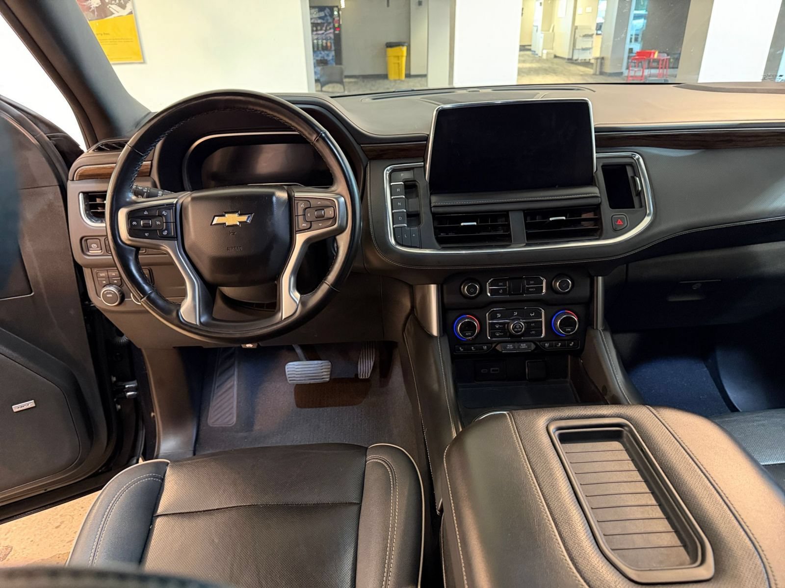 Used 2023 Chevrolet Suburban Premier AWD/4WD image 35