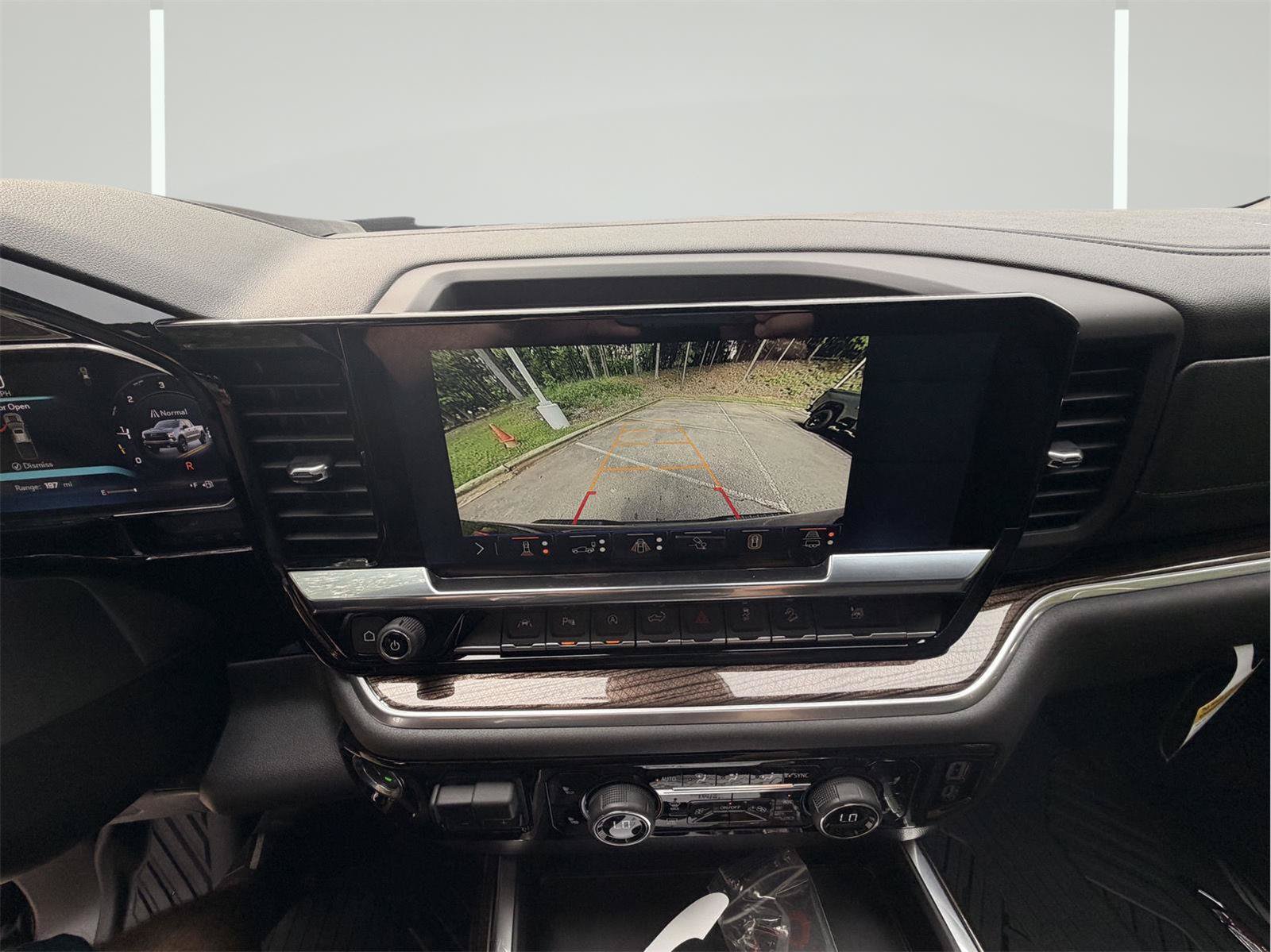 New 2026 Chevrolet Silverado 1500 LT Trail Boss w/ LT Trail Boss Premium Package AWD/4WD image 18