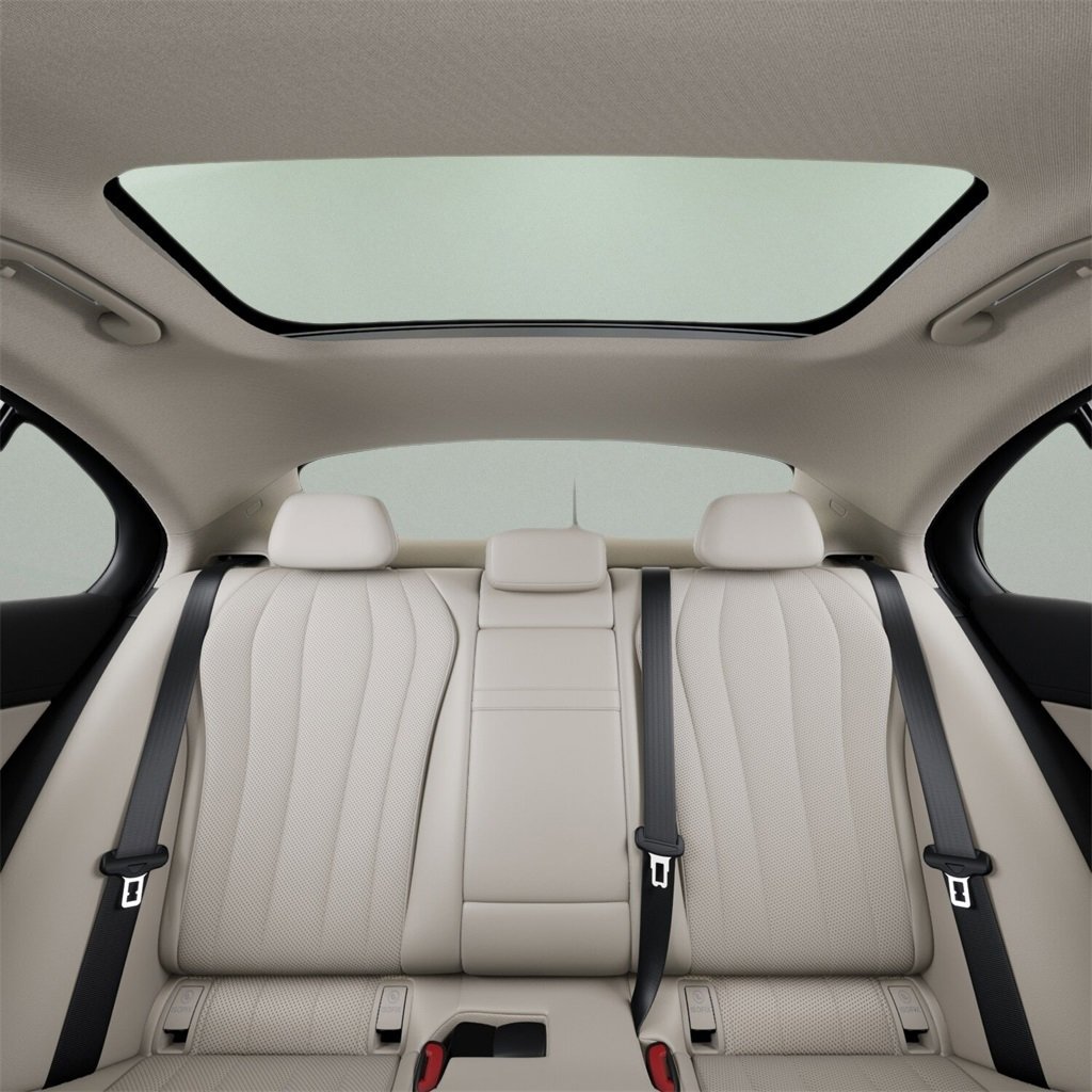 Used 2025 Mercedes-Benz E 350 Sedan image 44