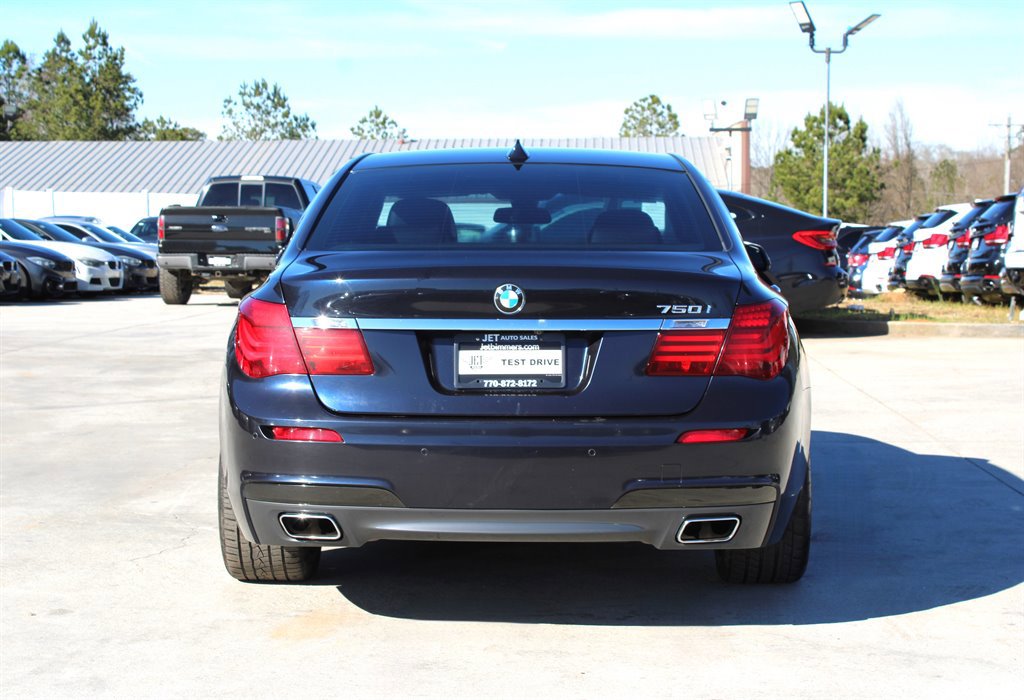 Used 2015 BMW 750i RWD image 6