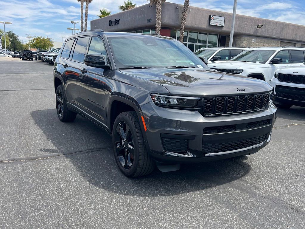 New 2025 Jeep Grand Cherokee L Altitude image 8