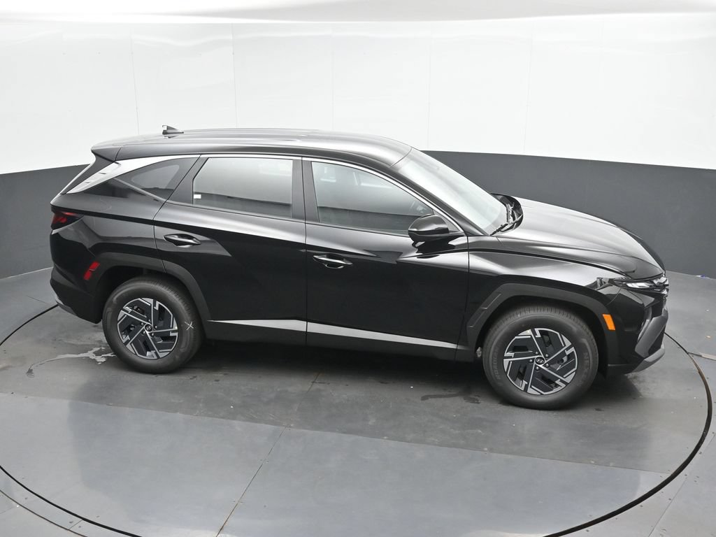 New 2026 Hyundai Tucson Blue SE AWD/4WD image 32