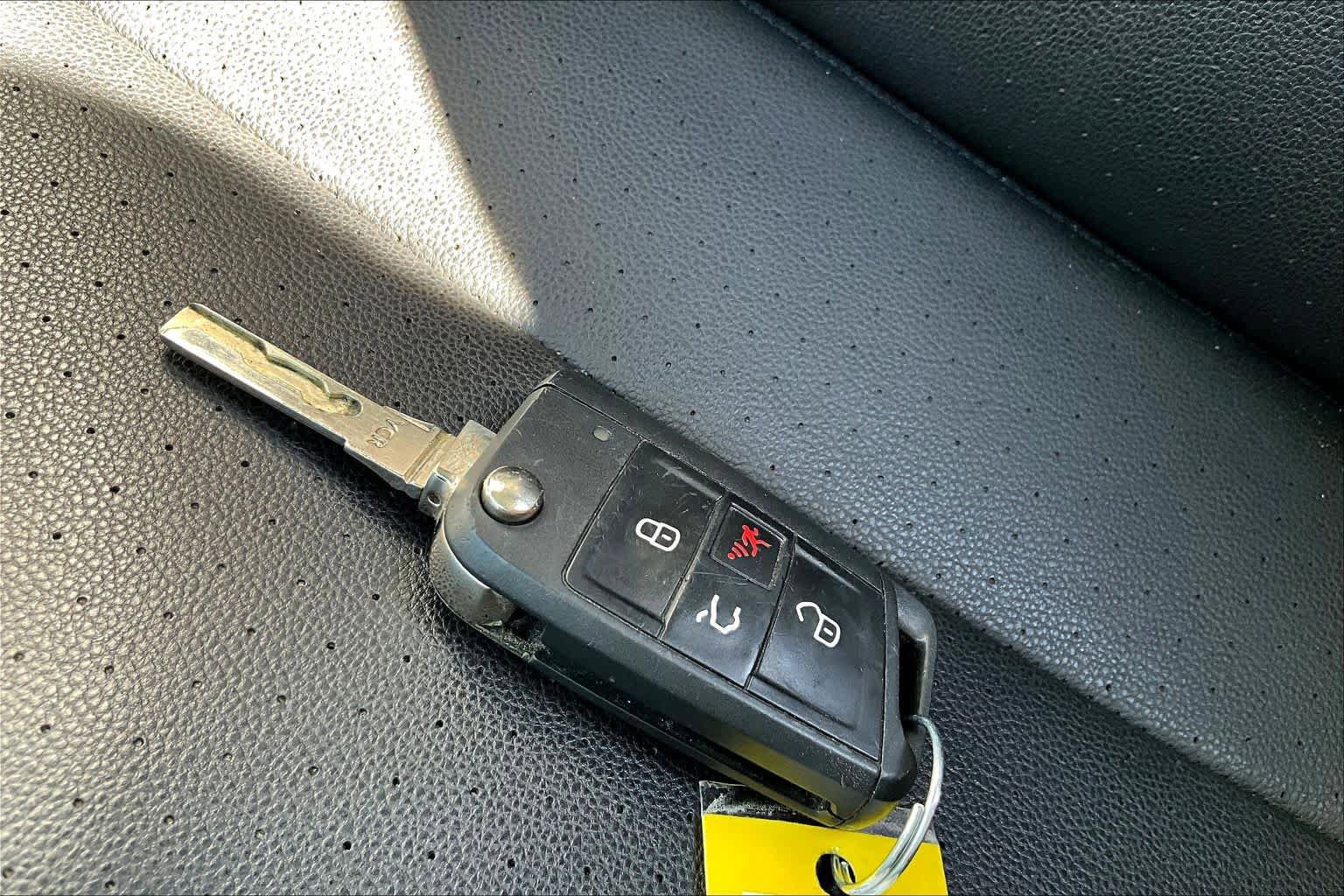 Used 2015 Volkswagen Golf S FWD image 14