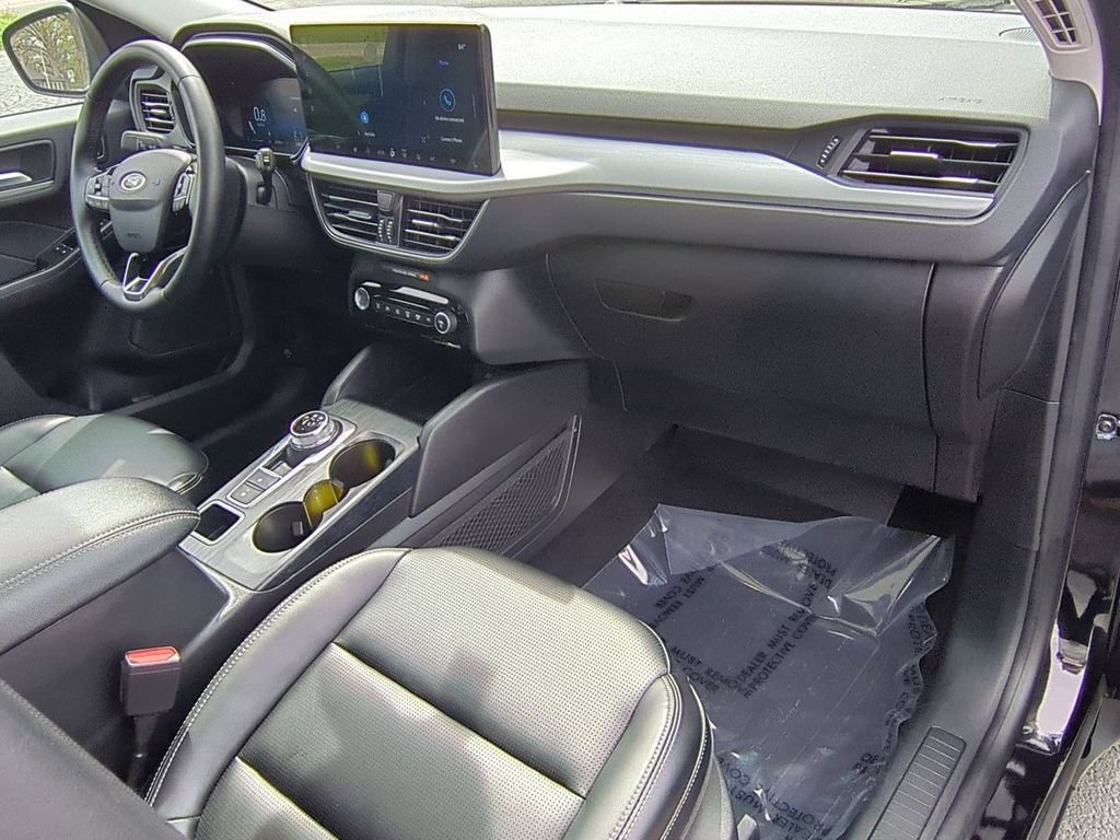 Used 2023 Ford Escape Platinum AWD/4WD image 28