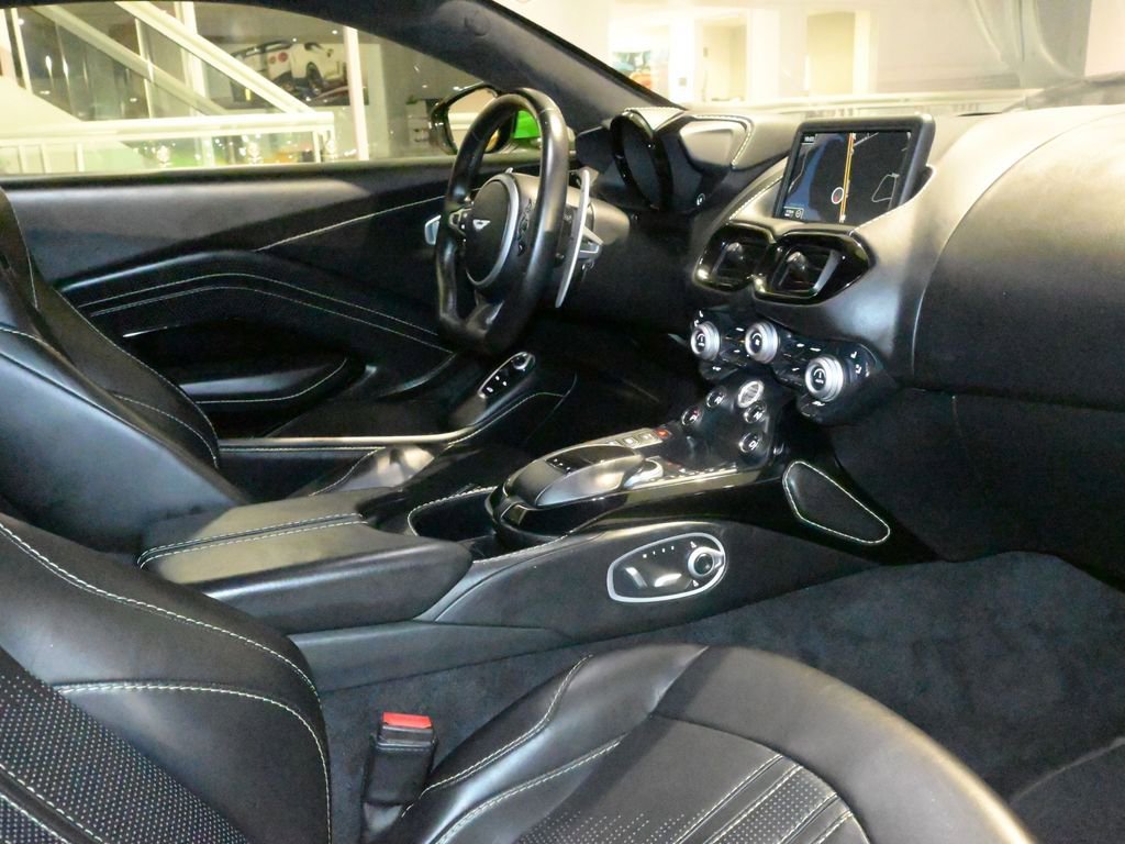 Used 2019 Aston Martin V8 Vantage Coupe RWD image 25