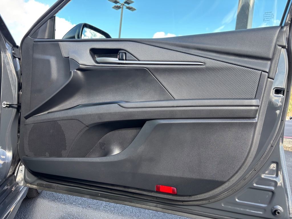 Used 2025 Toyota Camry SE image 26