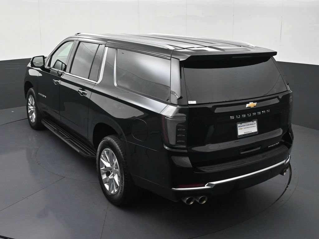 Used 2026 Chevrolet Suburban Premier AWD/4WD image 23