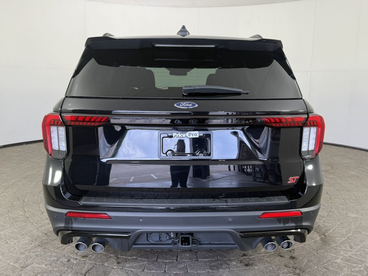Used 2025 Ford Explorer ST RWD image 6