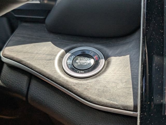 Used 2024 Jeep Grand Cherokee L Limited w/ Luxury Tech Group II RWD image 23