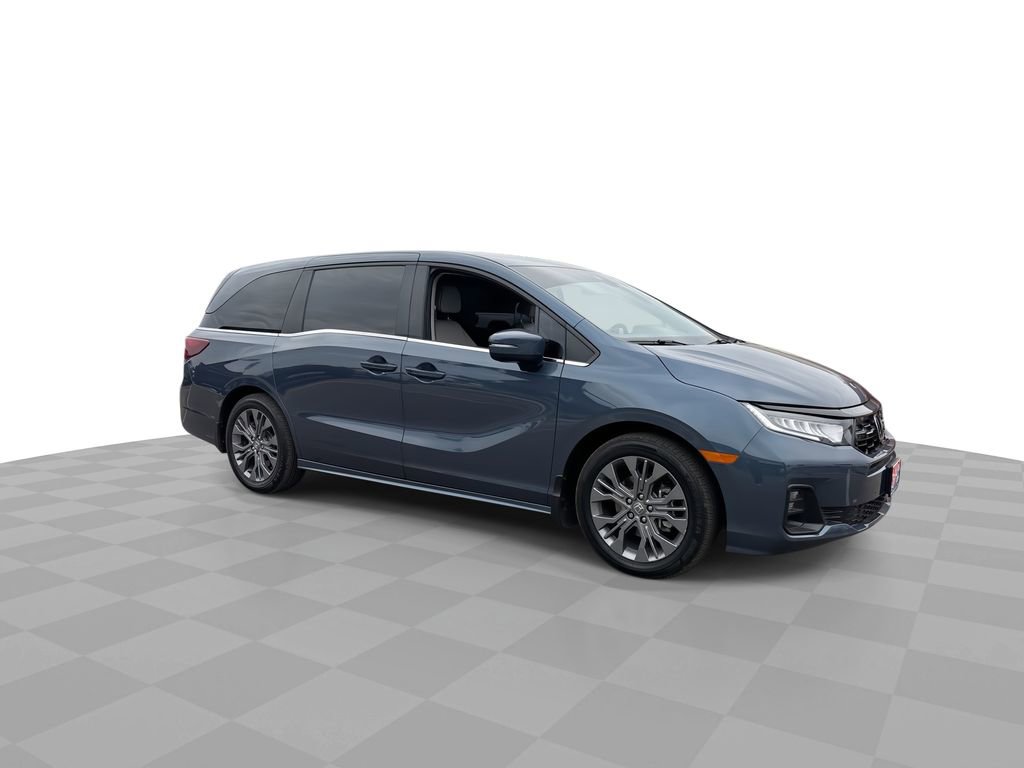 Used 2025 Honda Odyssey Touring image 3