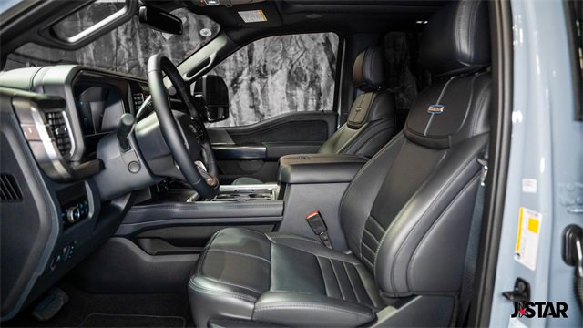 Used 2025 Ford F450 Platinum w/ FX4 Off-Road Package image 3