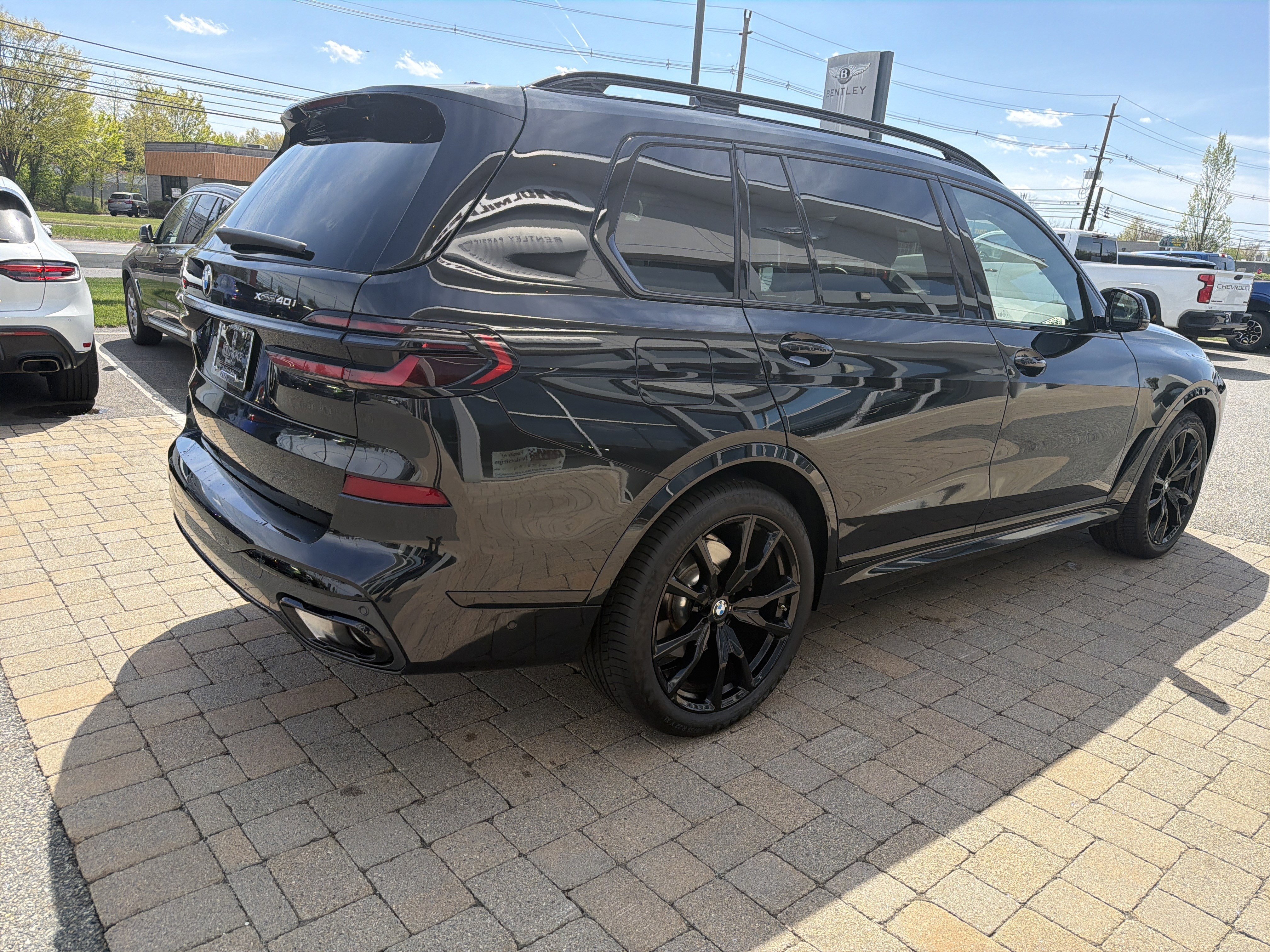 Used 2025 BMW X7 xDrive40i w/ Executive Package image 17