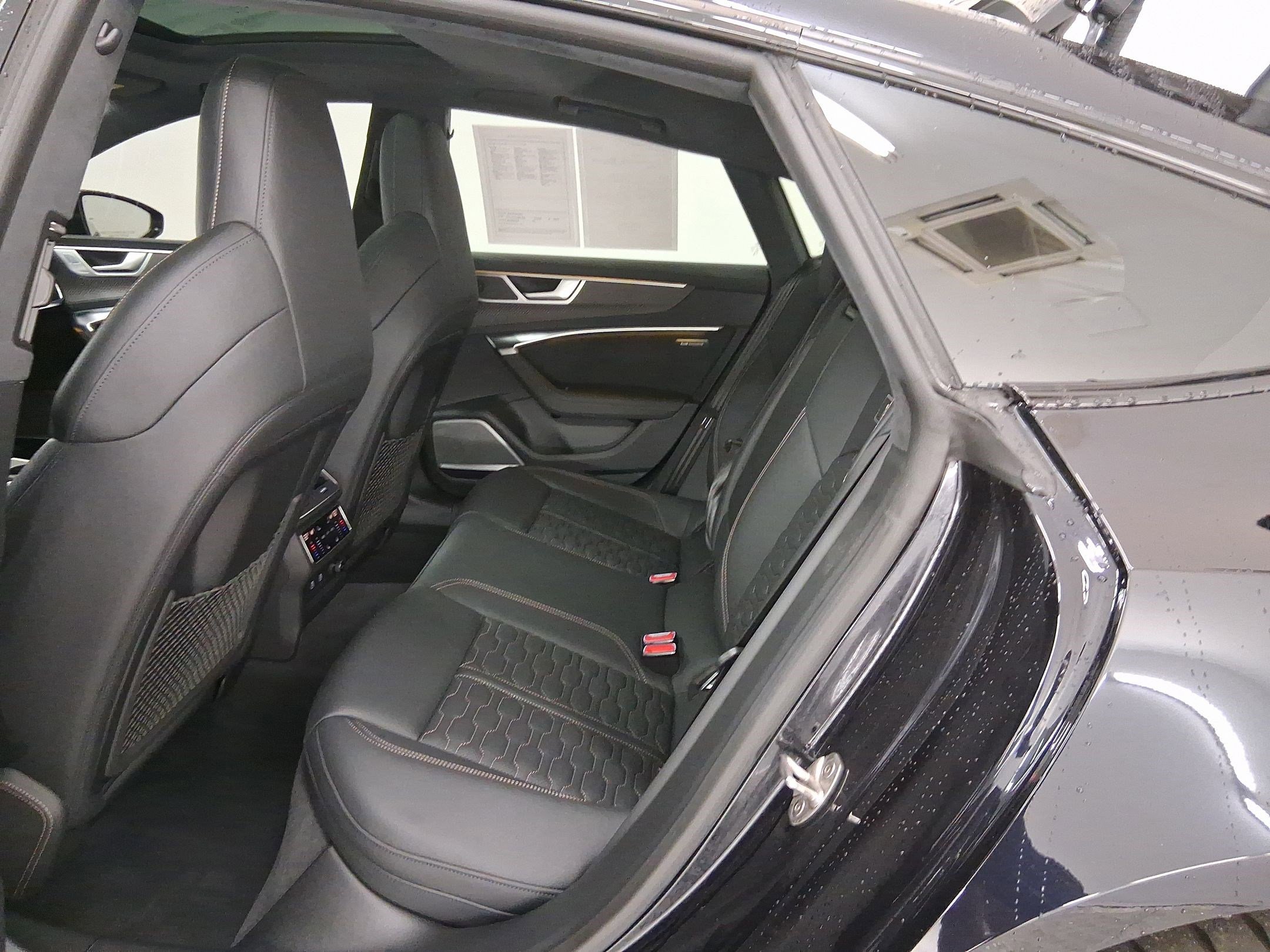 Used 2024 Audi RS 7 Performance w/ Bronze Edition image 13