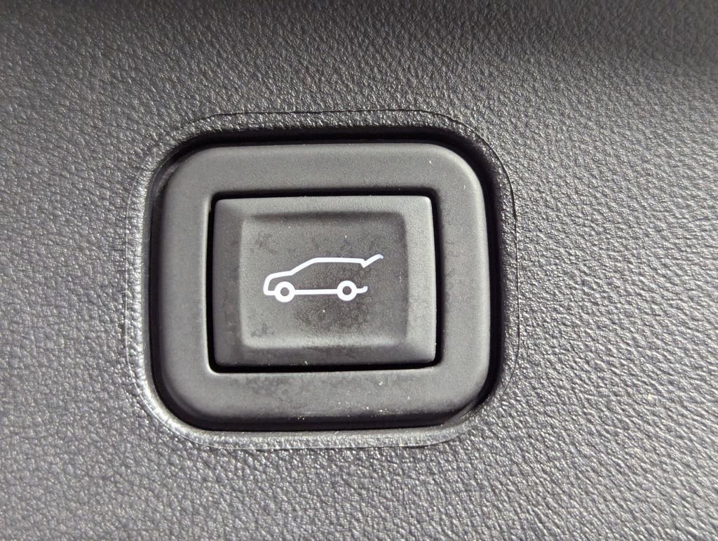 Used 2024 Cadillac Lyriq Luxury w/ LPO, Floor Liner Package image 89