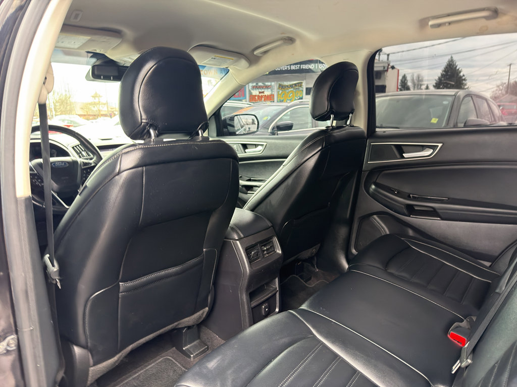 Used 2019 Ford Edge SEL w/ Equipment Group 201A AWD/4WD image 11