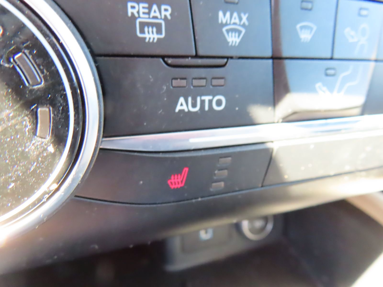 Used 2020 Ford Escape SE Sport image 26