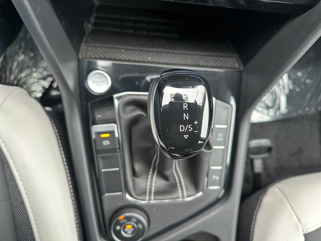 New 2026 Volkswagen Taos SE image 12