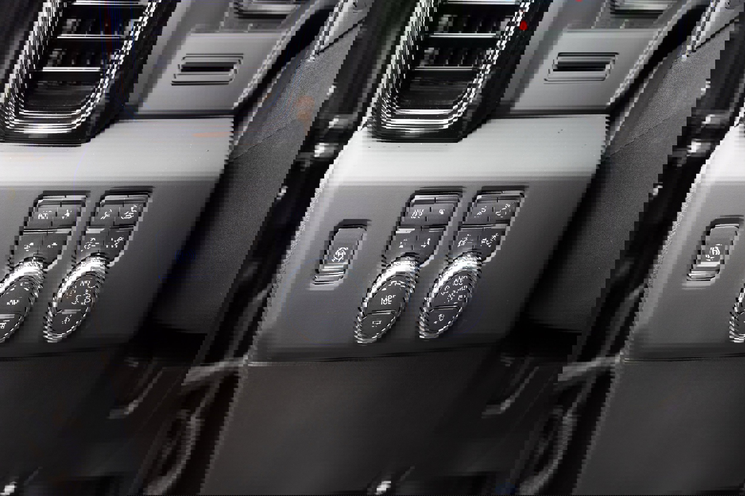 Used 2024 GMC Sierra 2500 AT4 image 15