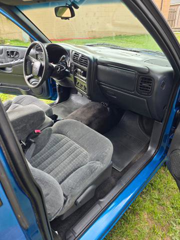 Used 2000 Chevrolet S10 Pickup LS w/ Preferred Equipment Group RWD image 13