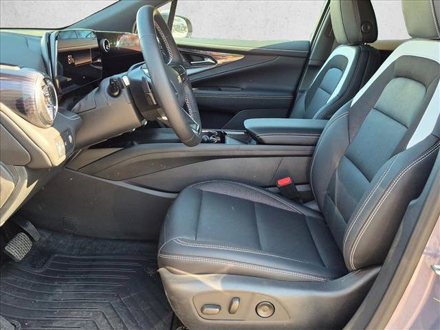 New 2026 Chevrolet Blazer EV LT w/ LPO, Blackout Package FWD image 4