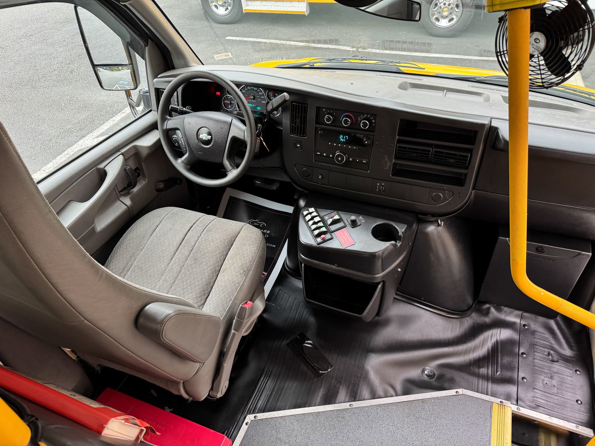 Used 2014 Chevrolet Express 3500 RWD image 29