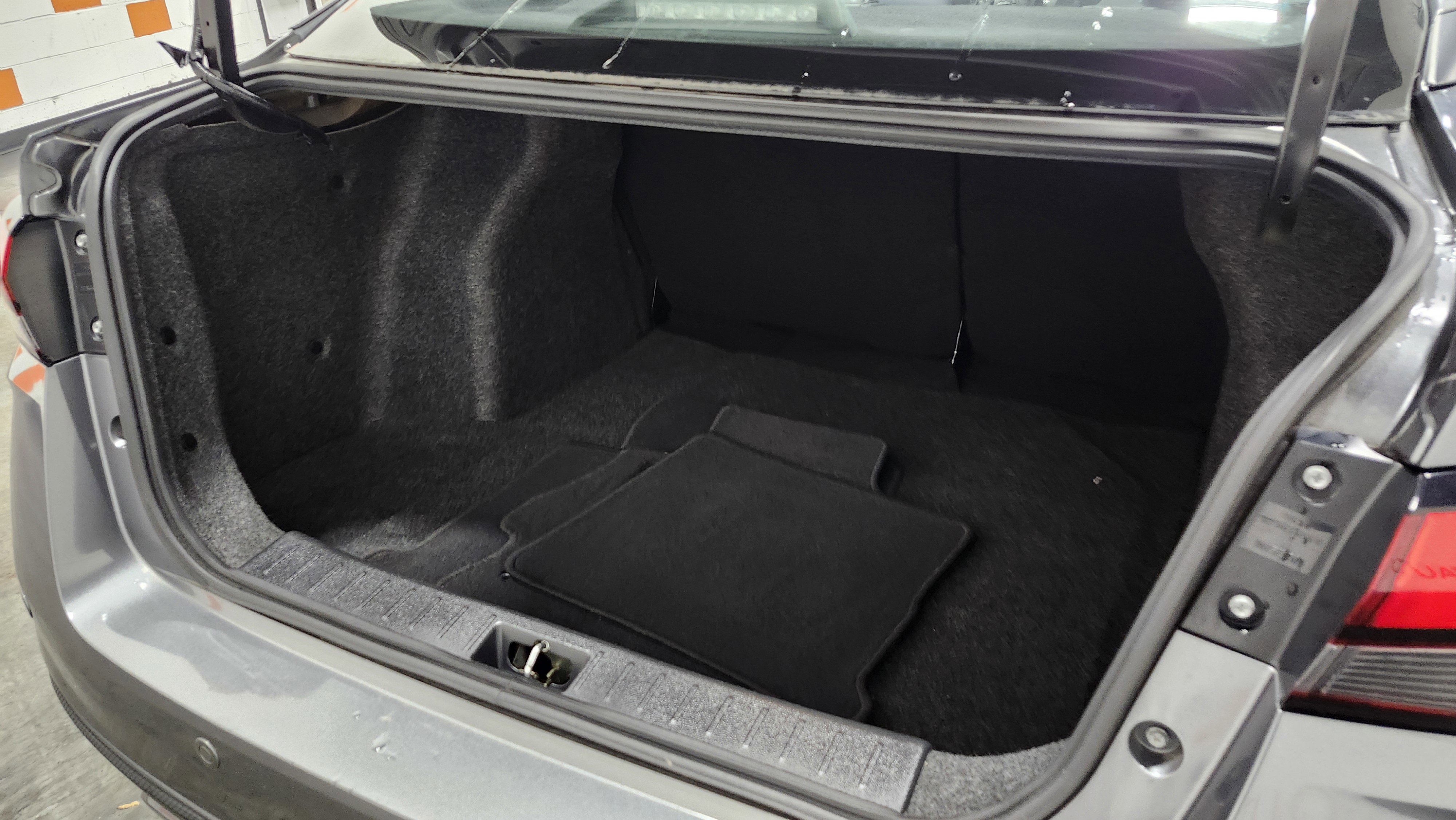 Used 2020 Nissan Versa S image 19